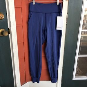 Lululemon Align Joggers -- NWT Size 6